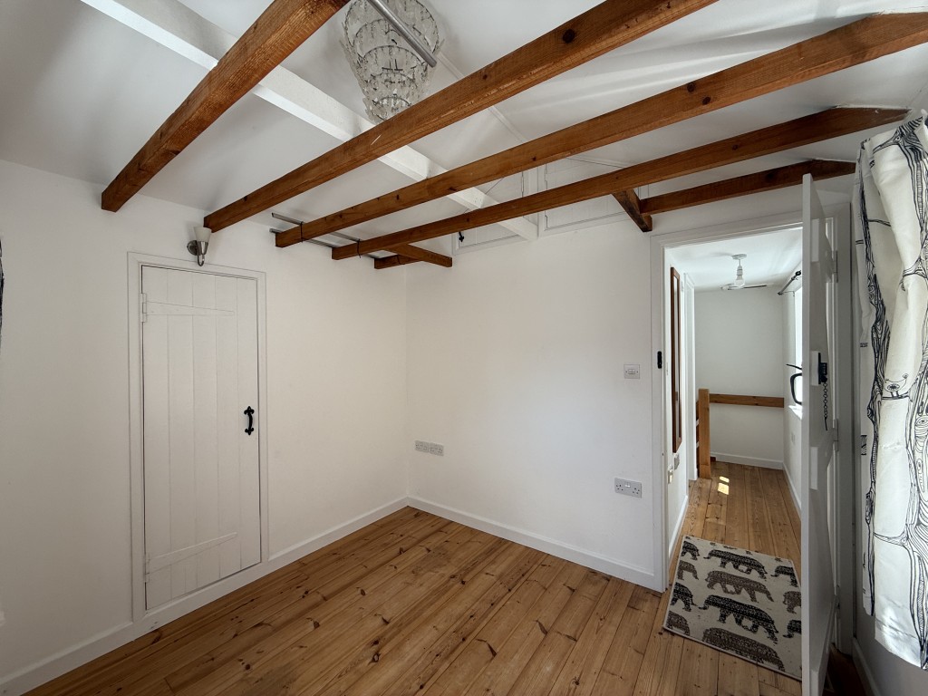 Lot: 126 - ONE-BEDROOM COTTAGE FOR UPDATING - From bedroom into landing